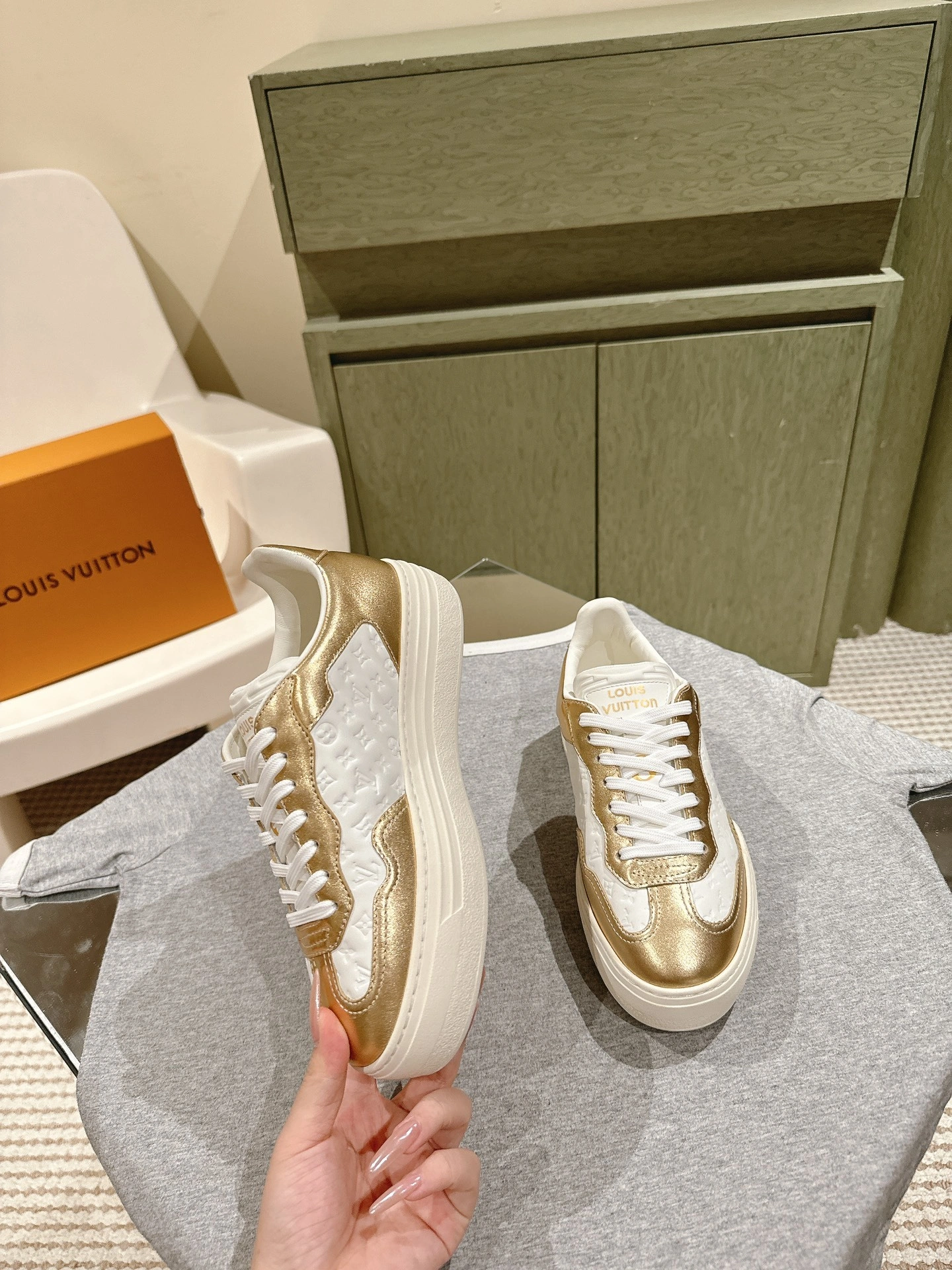 COCO-- 8V 1AD2EA 𝐃𝐢𝐬𝐜𝐨𝐯𝐞𝐫𝐲 cowhide Thick soles ：5.5CM item:E-X362I0524